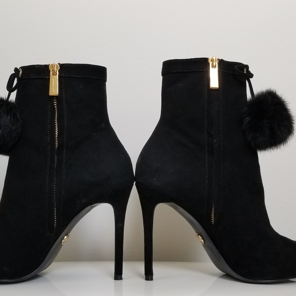 MK Michael Kors blk high heel booties 7 pompoms